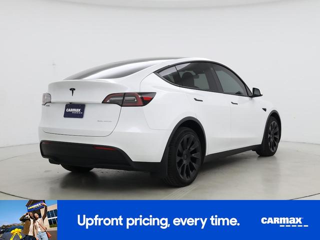 Photo of 2023 White Tesla Model Y