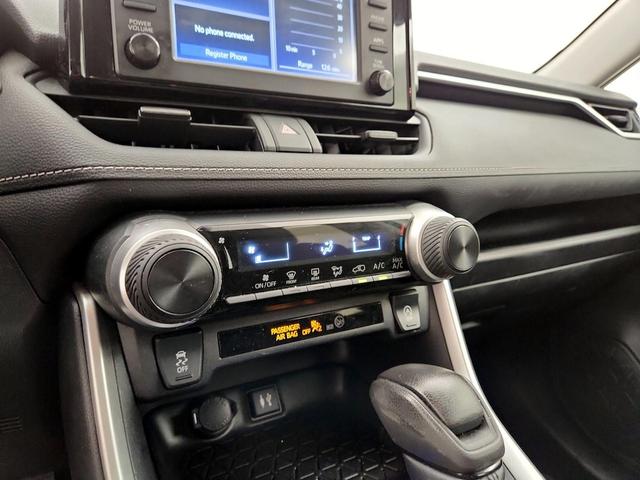 Photo of 2019 White Toyota RAV4