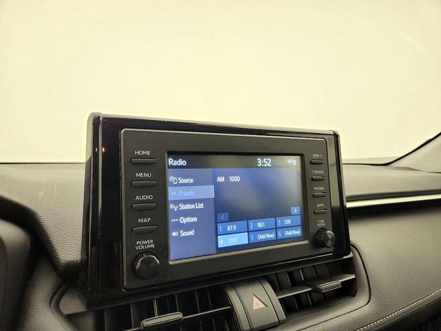 Photo of 2019 White Toyota RAV4