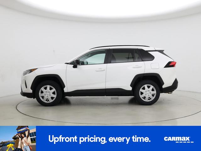 Photo of 2019 White Toyota RAV4