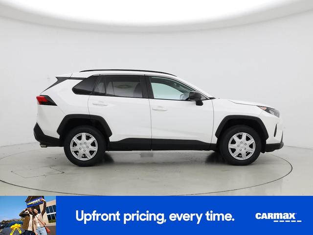 Photo of 2019 White Toyota RAV4