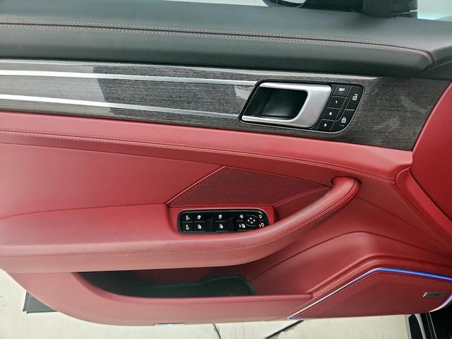 Photo of 2022 Black Porsche Panamera