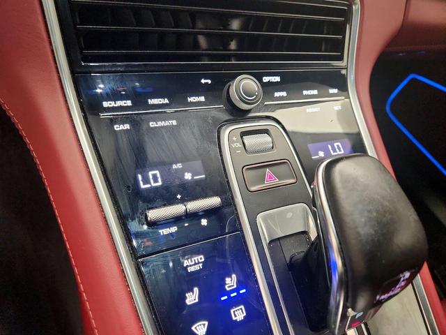 Photo of 2022 Black Porsche Panamera