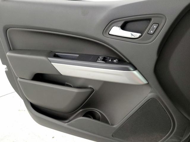 Photo of 2022 White Chevrolet Colorado