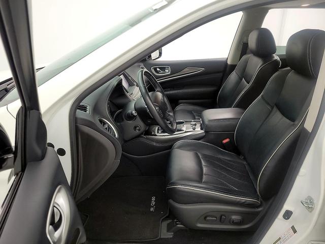 Photo of 2017 White INFINITI QX60