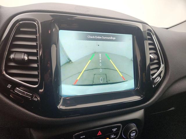 Photo of 2021 White Jeep Compass