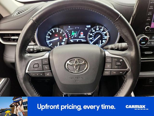 Photo of 2021 Brown Toyota Highlander