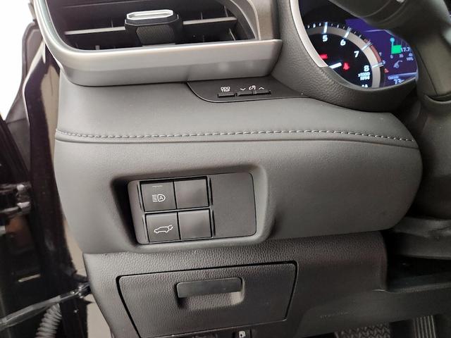 Photo of 2021 Brown Toyota Highlander