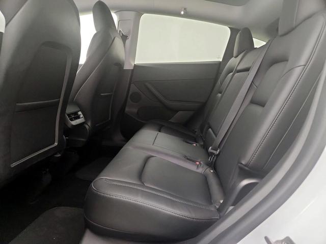 Photo of 2021 White Tesla Model Y