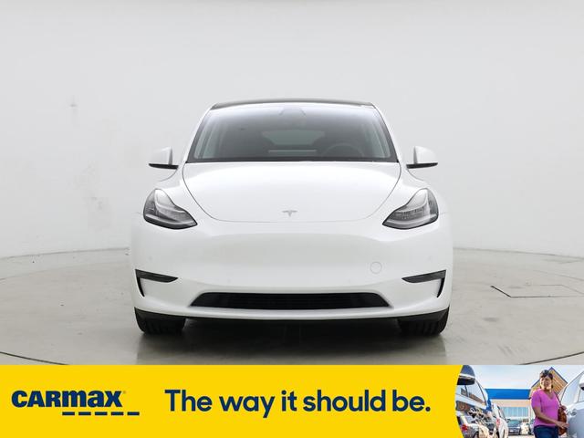 Photo of 2021 White Tesla Model Y