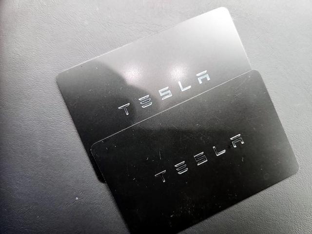 Photo of 2021 White Tesla Model Y