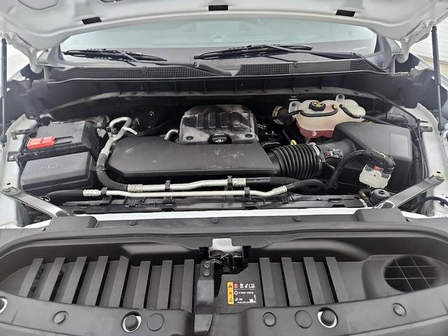 Photo of 2022 White Chevrolet Silverado 1500