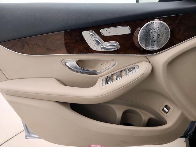 Photo of 2018 Silver Mercedes-Benz GLC 300