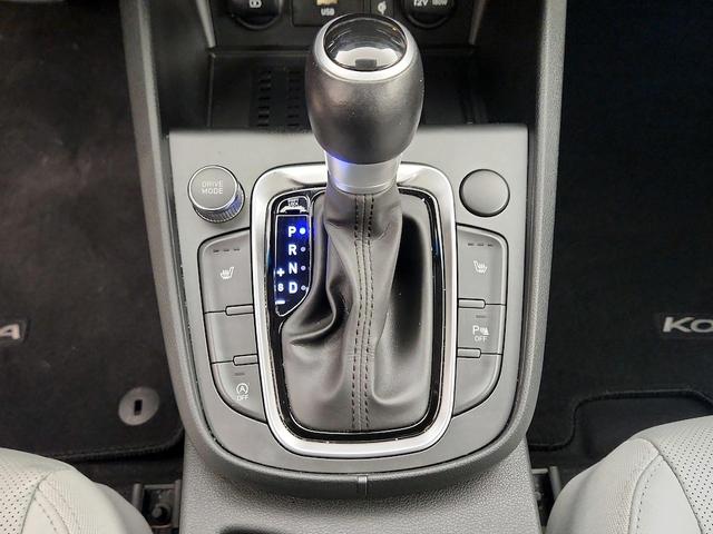 Photo of 2022 White Hyundai KONA