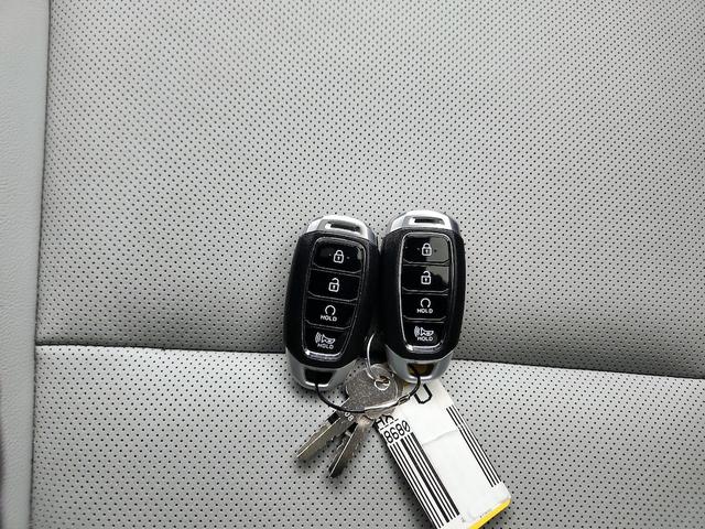 Photo of 2022 White Hyundai KONA