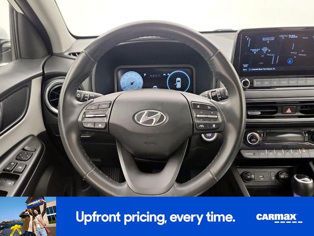 Photo of 2022 White Hyundai KONA