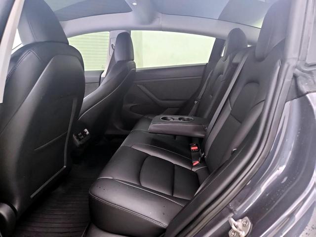 Photo of 2023 Gray Tesla Model 3
