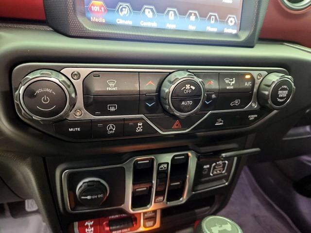 Photo of 2023 White Jeep Wrangler