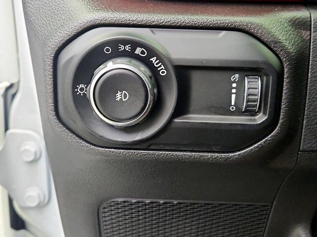 Photo of 2023 White Jeep Wrangler