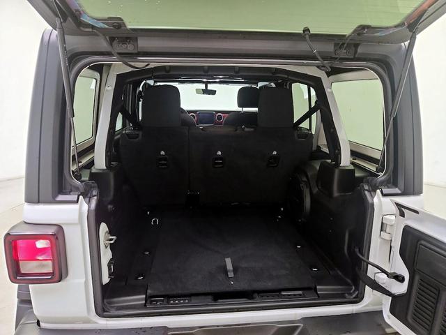 Photo of 2023 White Jeep Wrangler