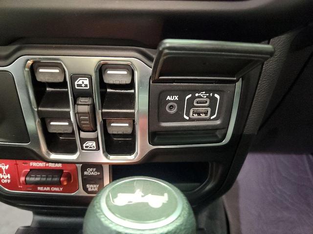 Photo of 2023 White Jeep Wrangler