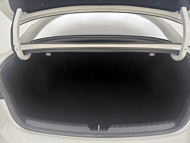 Photo of 2023 White Kia K5