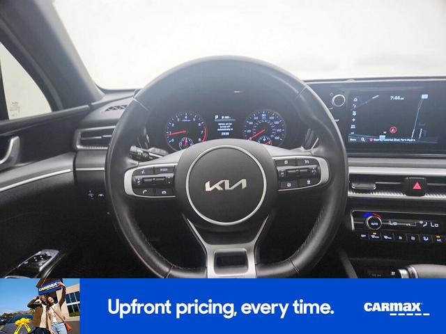 Photo of 2023 White Kia K5