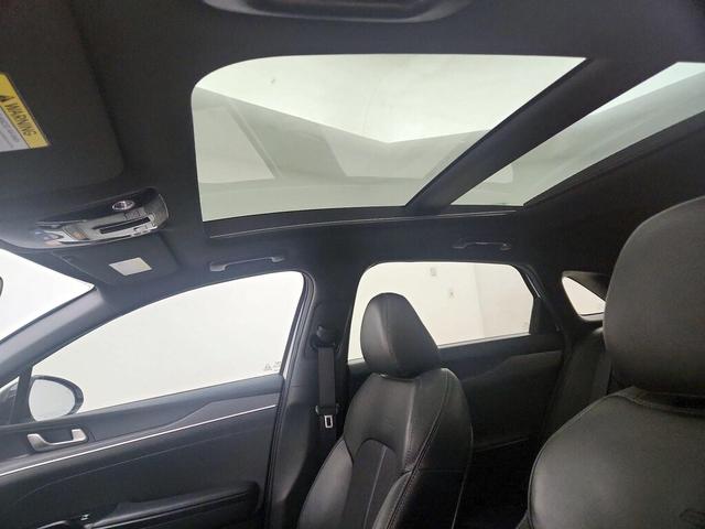 Photo of 2023 White Kia K5