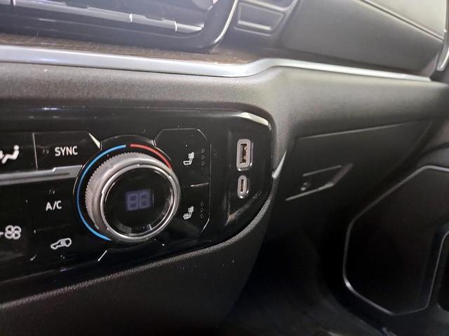 Photo of 2022 Black Chevrolet Silverado 1500