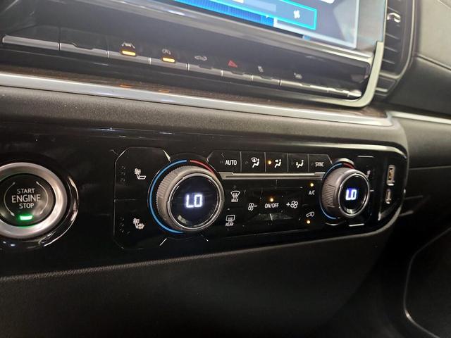 Photo of 2022 Black Chevrolet Silverado 1500