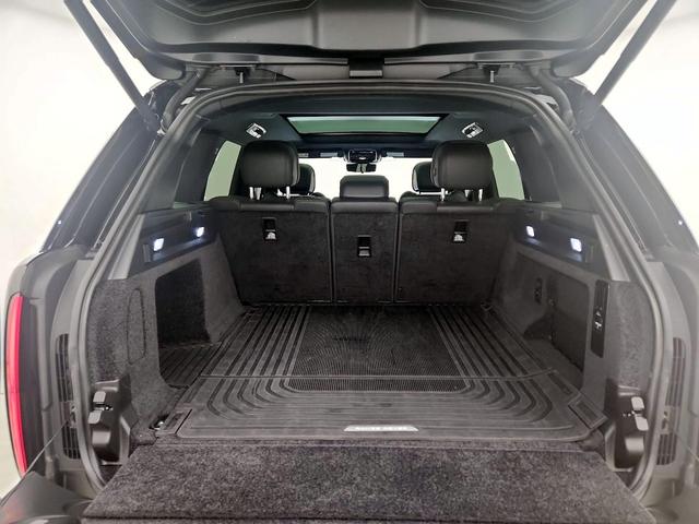 Photo of 2023 Black Land Rover Range Rover