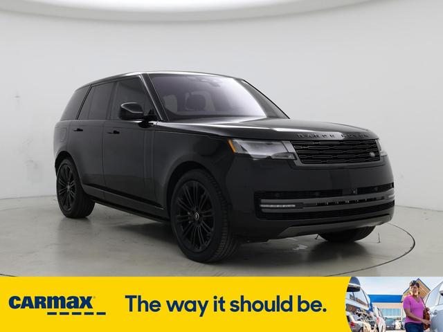 Photo of 2023 Black Land Rover Range Rover