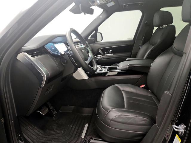 Photo of 2023 Black Land Rover Range Rover