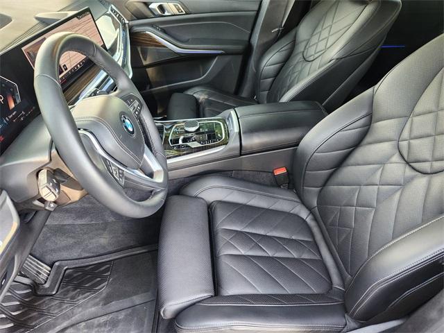 Photo of 2024 Black Sapphire Metallic BMW X5
