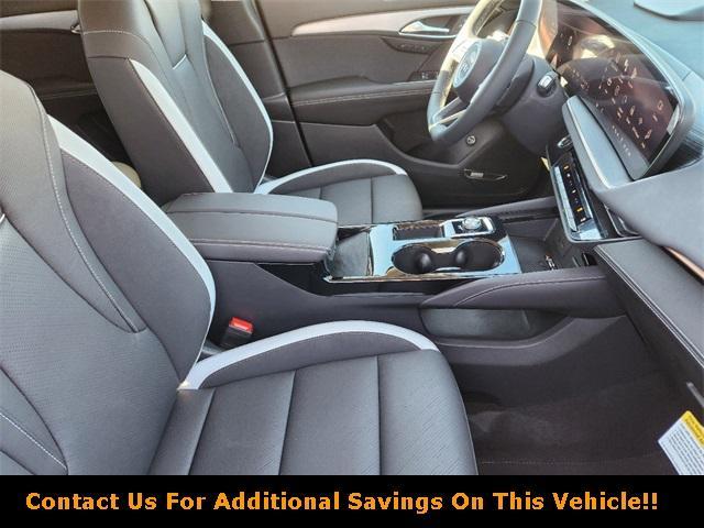 Photo of 2025 Summit White Buick Envision