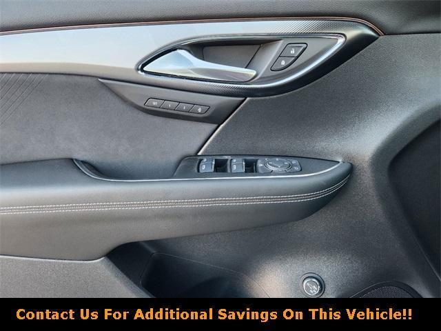 Photo of 2025 White Frost Tri-Coat Buick Envision