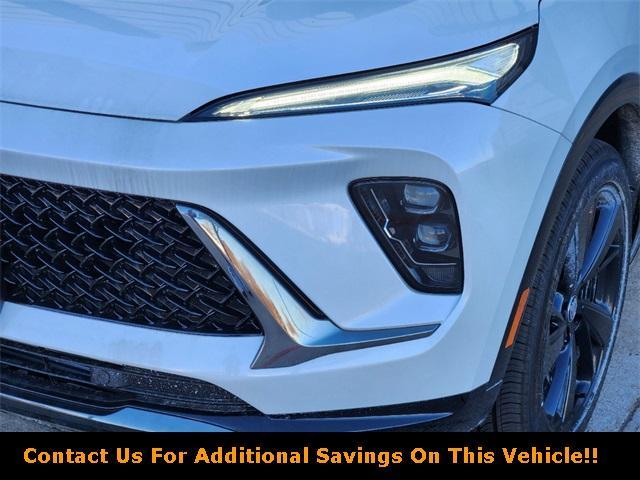 Photo of 2025 White Frost Tri-Coat Buick Envision