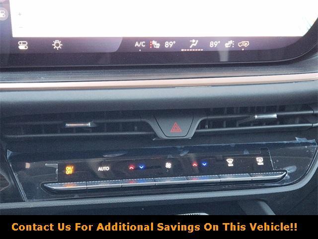 Photo of 2025 White Frost Tri-Coat Buick Envision