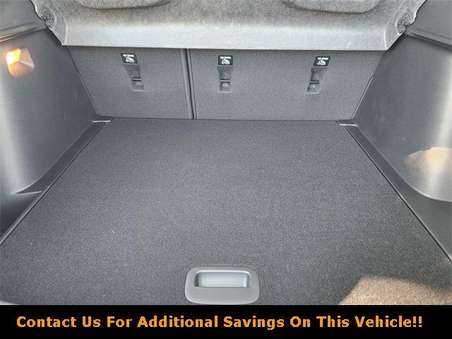 Photo of 2025 White Frost Tri-Coat Buick Envista
