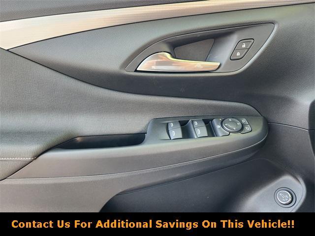 Photo of 2025 White Frost Tri-Coat Buick Envista