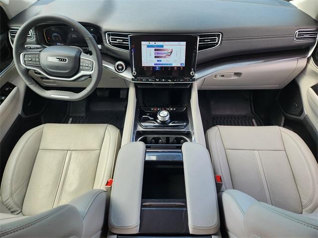 Photo of 2024 Bright White Clearcoat Jeep Wagoneer