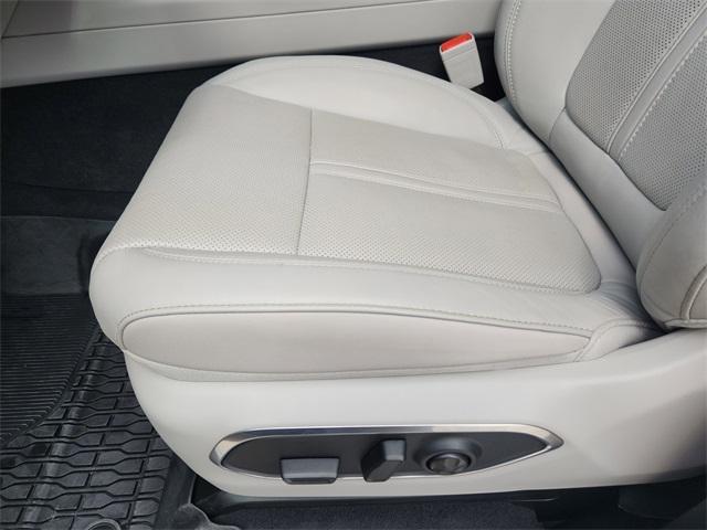 Photo of 2024 Bright White Clearcoat Jeep Wagoneer