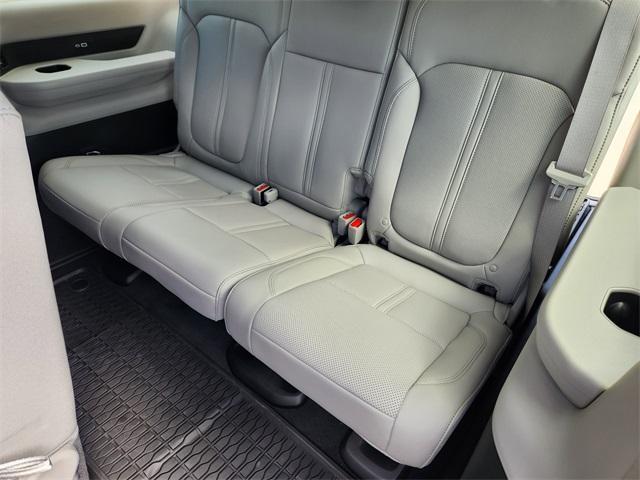 Photo of 2024 Bright White Clearcoat Jeep Wagoneer