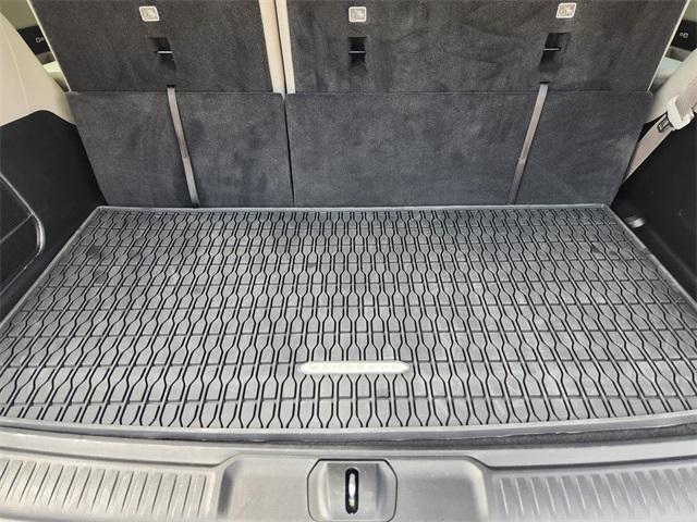 Photo of 2024 Bright White Clearcoat Jeep Wagoneer