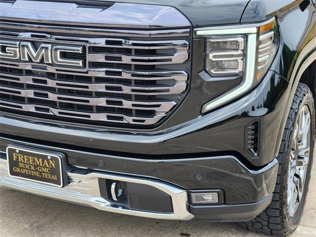Photo of 2024 Onyx Black GMC Sierra 1500