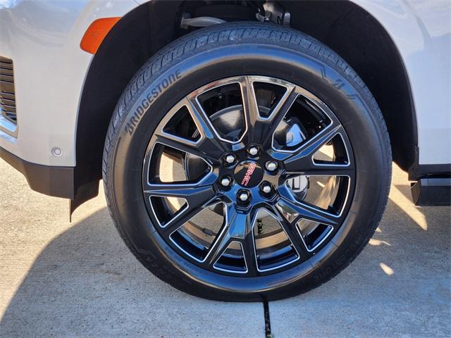Photo of 2023 White Frost Tri-Coat GMC Yukon