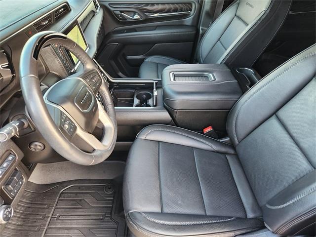 Photo of 2023 White Frost Tri-Coat GMC Yukon