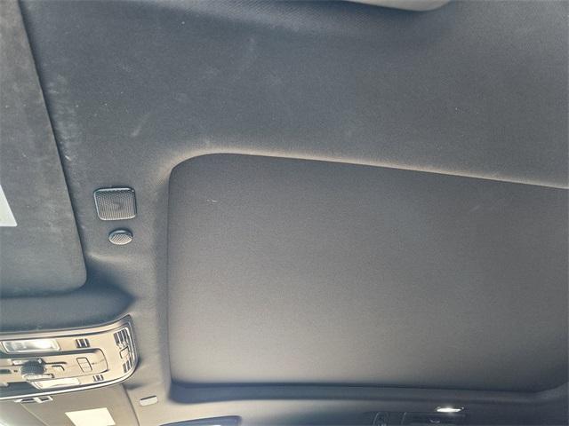 Photo of 2023 White Frost Tri-Coat GMC Yukon