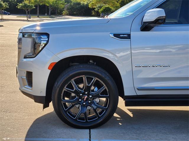 Photo of 2023 White Frost Tri-Coat GMC Yukon