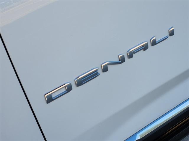 Photo of 2023 White Frost Tri-Coat GMC Yukon
